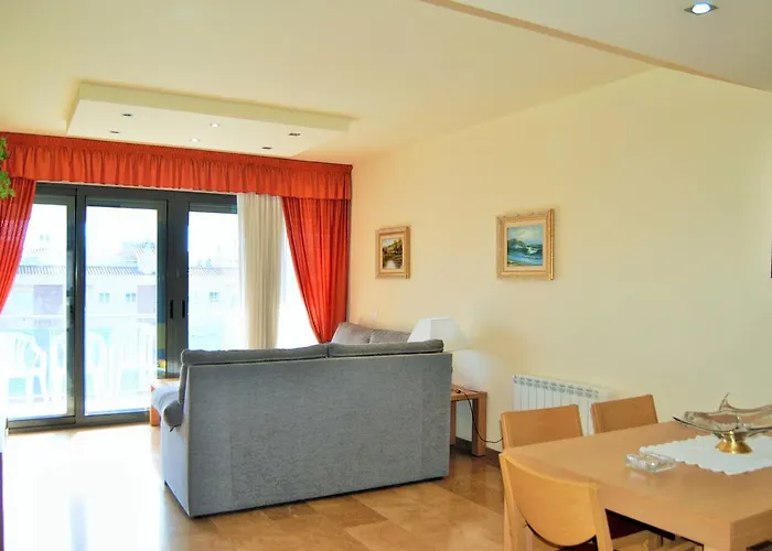 Ainara Garden Family Apartment