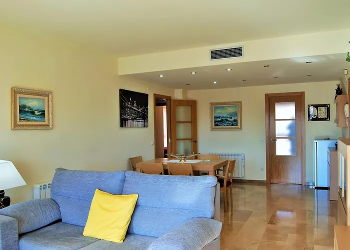 Ainara Garden Family Apartment *