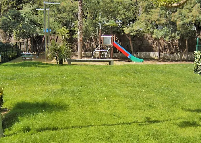 Апартаменты Ainara Garden Family